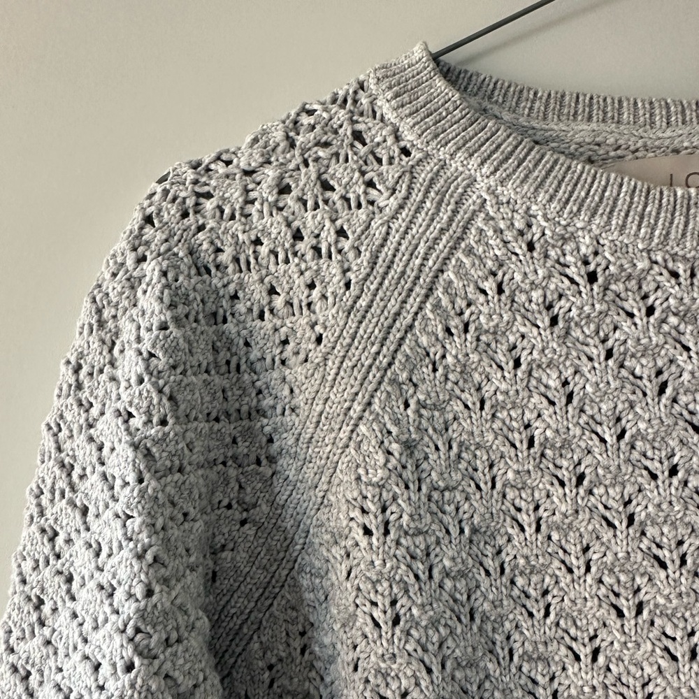 LOFT Light Gray Knit Sweater with Scalloped Hem - Size Medium petite MP